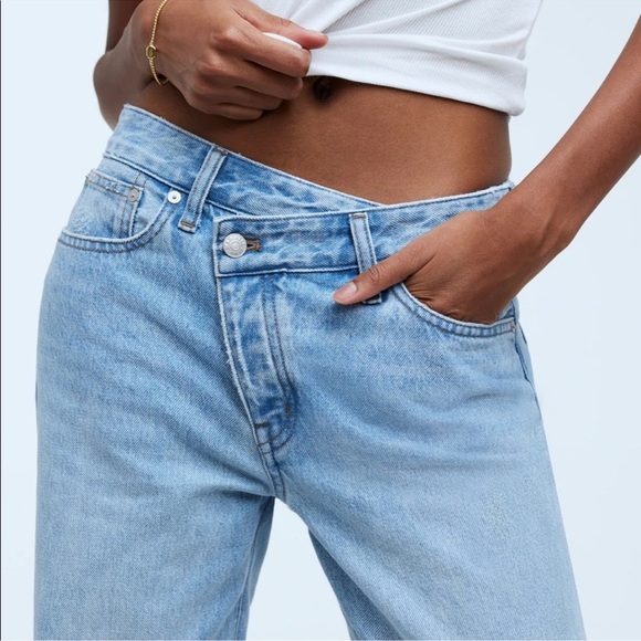 Madewell Denim - NWT Madewell Women's Low-Slung Straight Leg Jeans Light Wash Blue 32 Button Fly